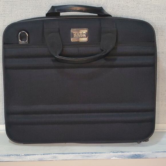 Elegant Black Laptop Bag - Picture 2 of 12